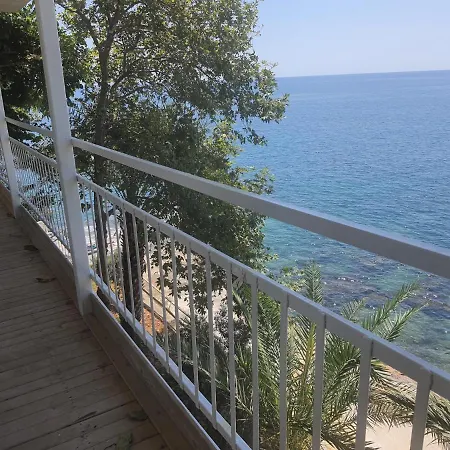 Karaca Pansiyon *